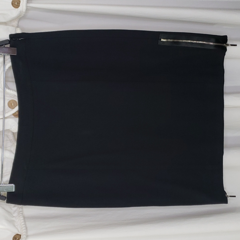 Kenneth Cole New York black pencil midi side zipper skirt size 4